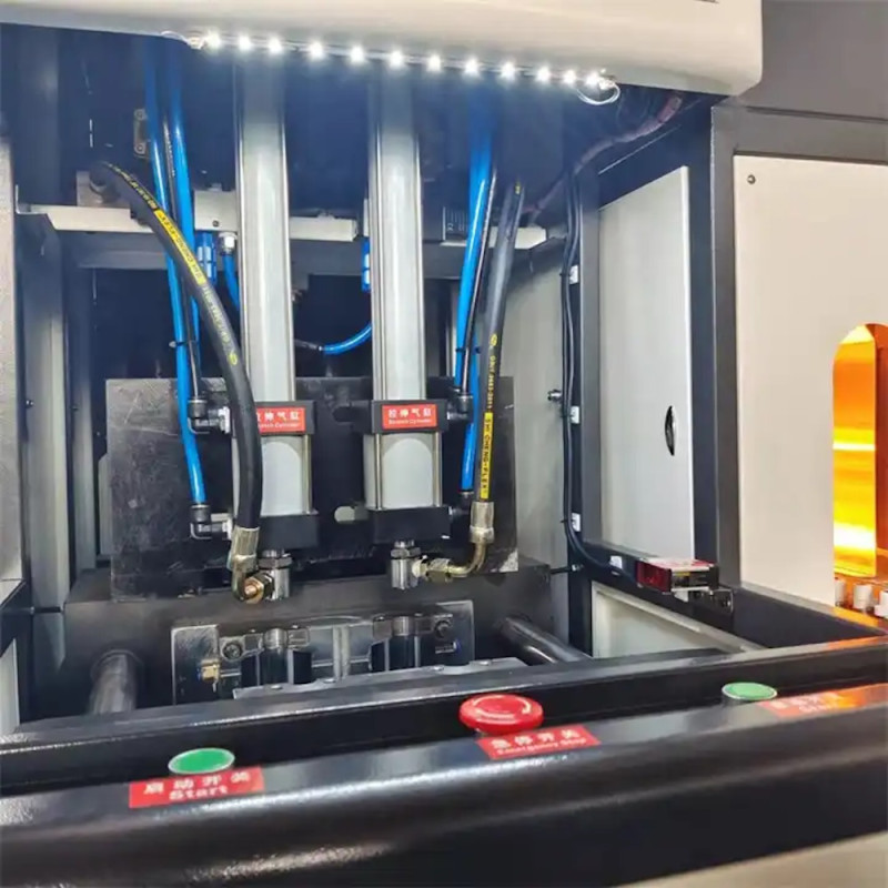 Напівавтоматичне обладнання для виробництва ПЕТ пляшок об'ємом до 2 літрів 