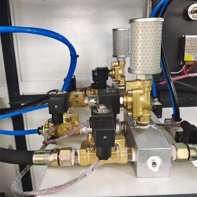 Напівавтоматичне обладнання для виробництва ПЕТ пляшок об'ємом до 10 літрів